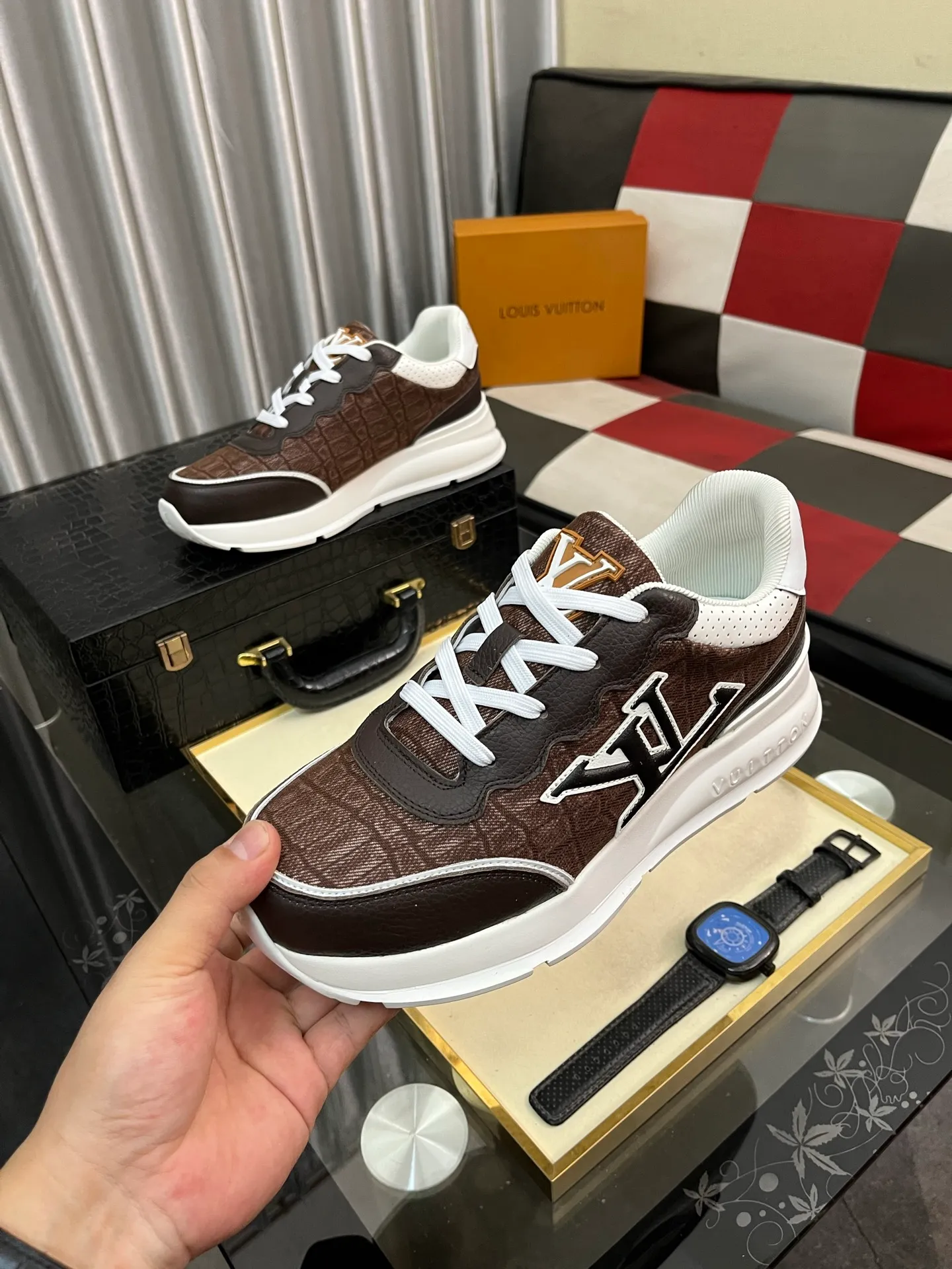 Men's shoes 💰458⌚️⌚️[Louis Vuitton LV] Dad shoes are popular casual sports shoes with outsole, breathable and comfortable, easy to walk, trendy men's versatile fly woven epoxy with ➕leather lining➕Gucci's popular original outsole, sports and running style, super comfortable. Size 38-443️⃣Colors available